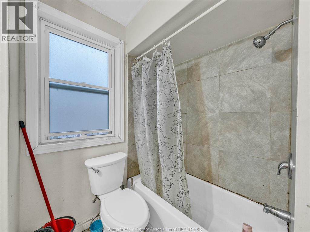 780 DOUGALL - 28
