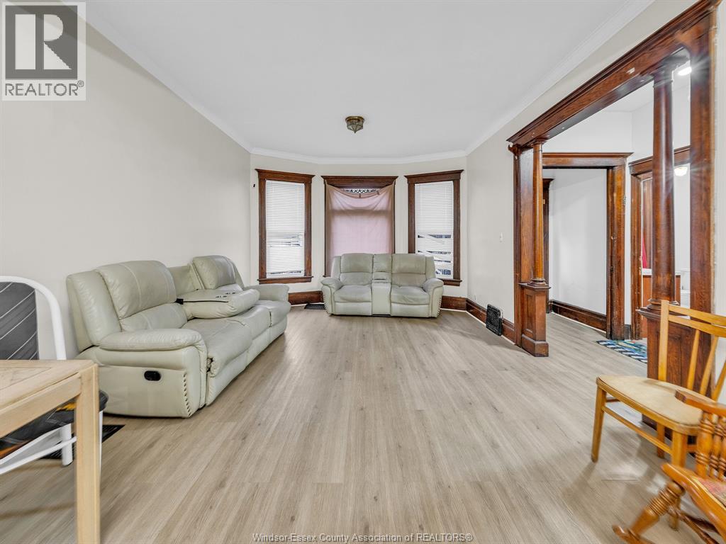 780 DOUGALL - 5