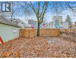 780 Dougall, Windsor, ON N9A4P8 Photo 32