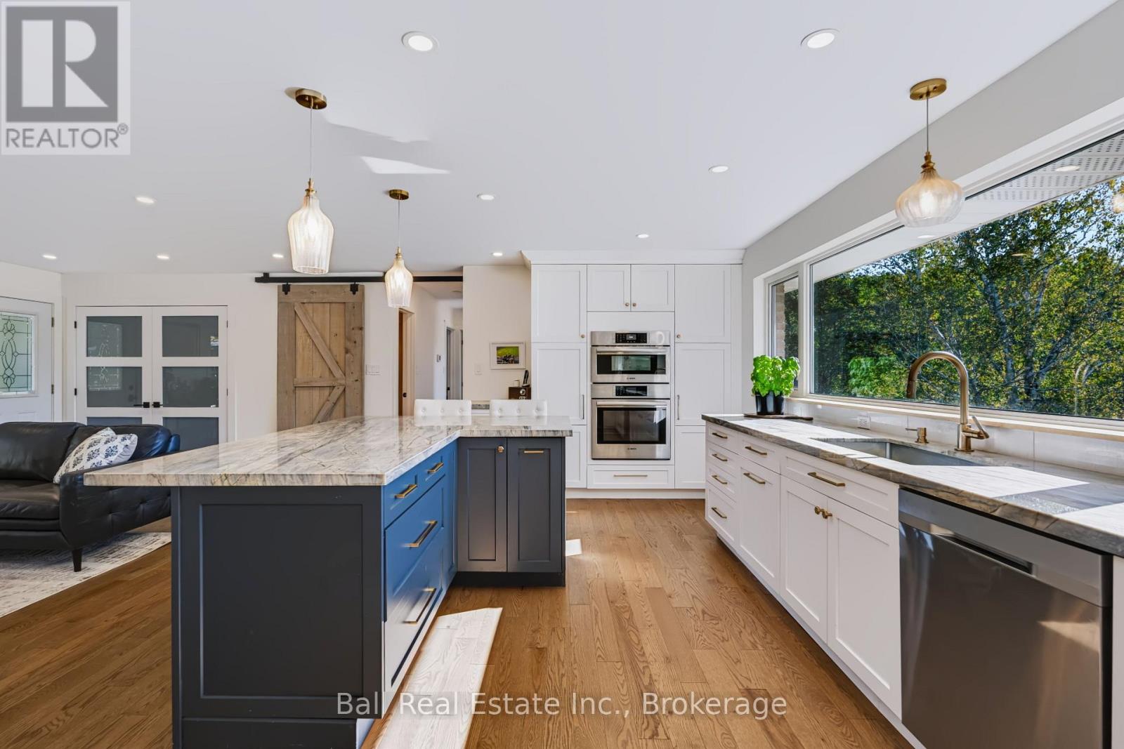 7 MURRAY STREET - 11