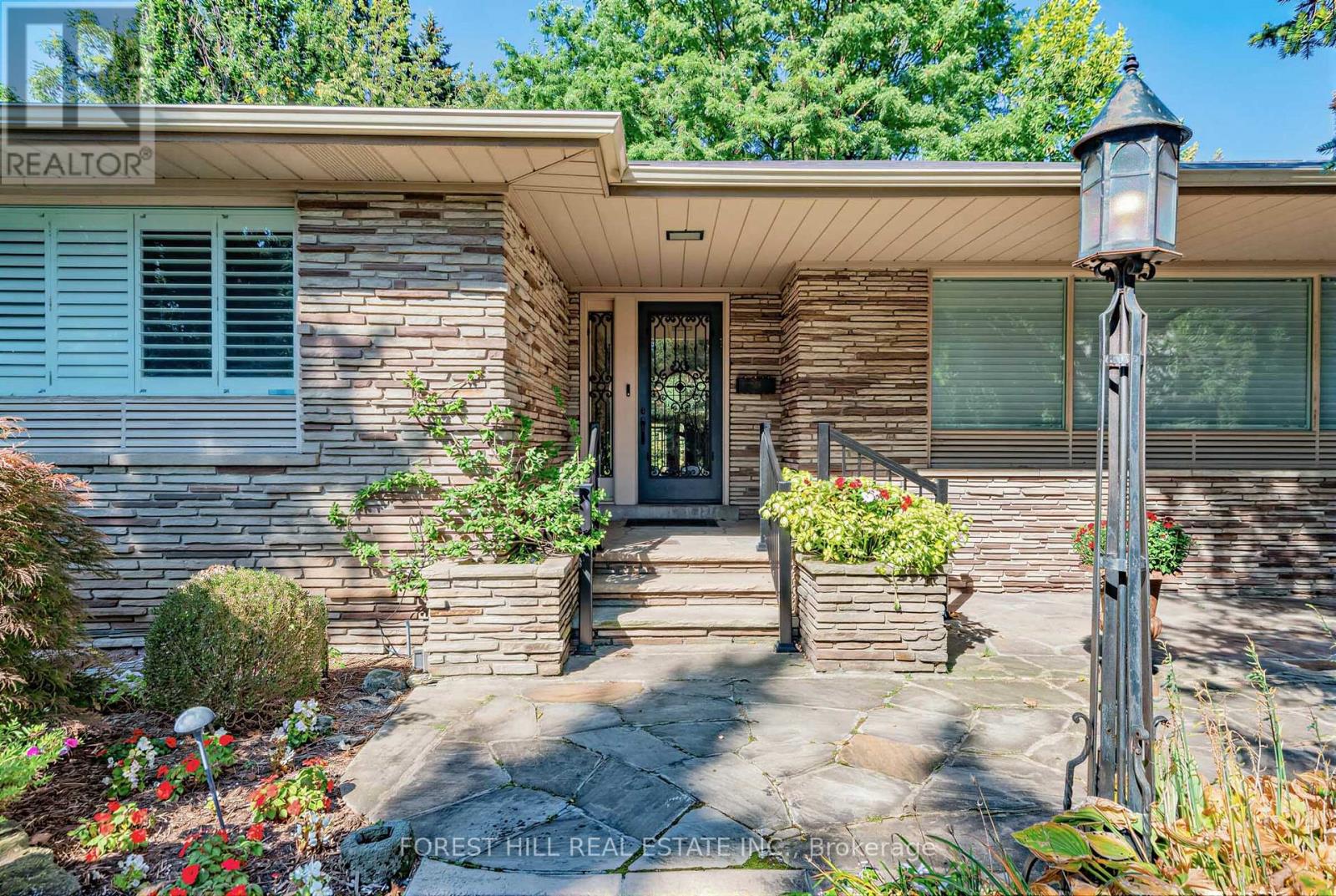 4 Abrams Place, Toronto, ON photo 2