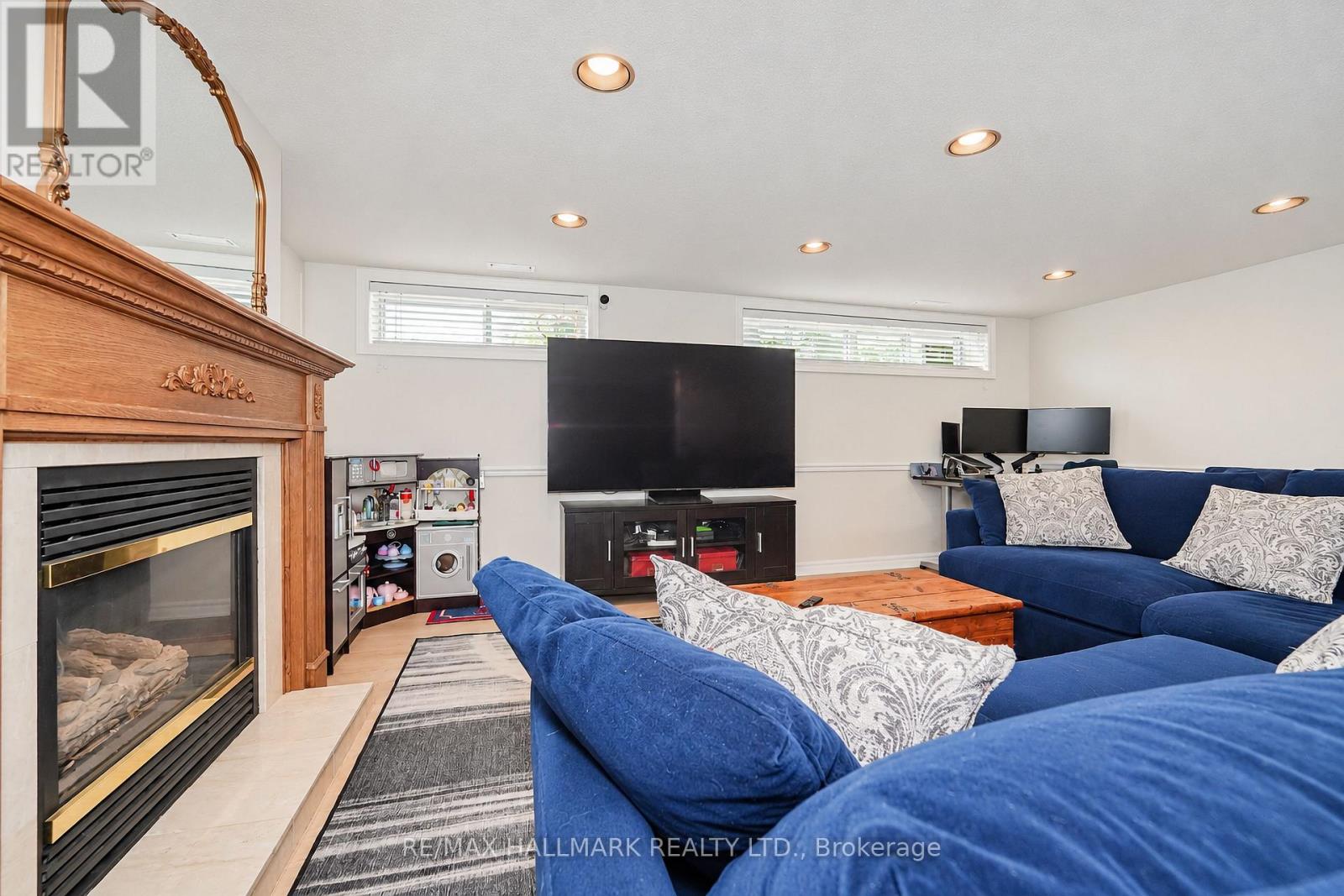 20 Wishing Well Drive, Toronto, ON photo 31