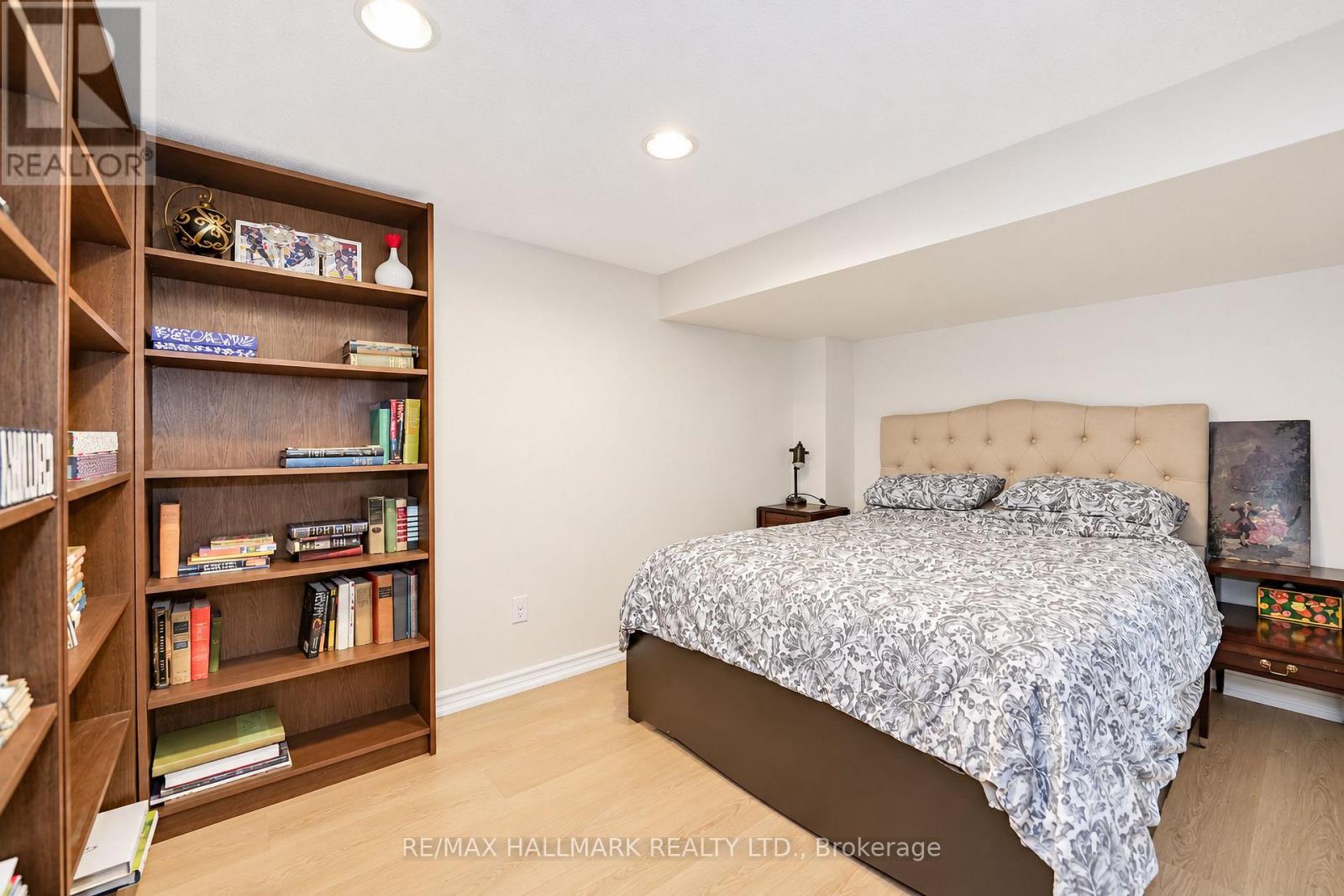 20 Wishing Well Drive, Toronto, ON photo 34