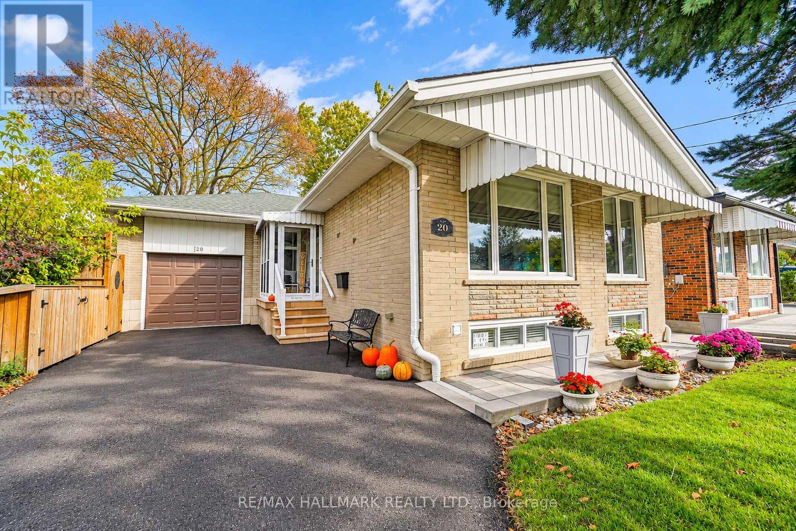 20 Wishing Well Drive, Toronto, ON photo 4