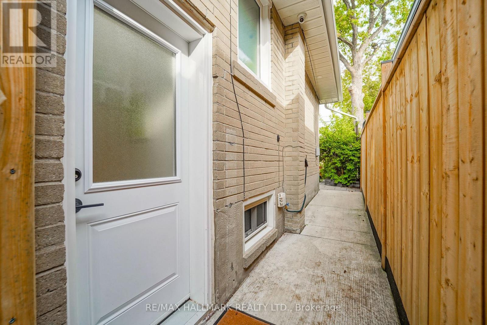 20 Wishing Well Drive, Toronto, ON photo 9