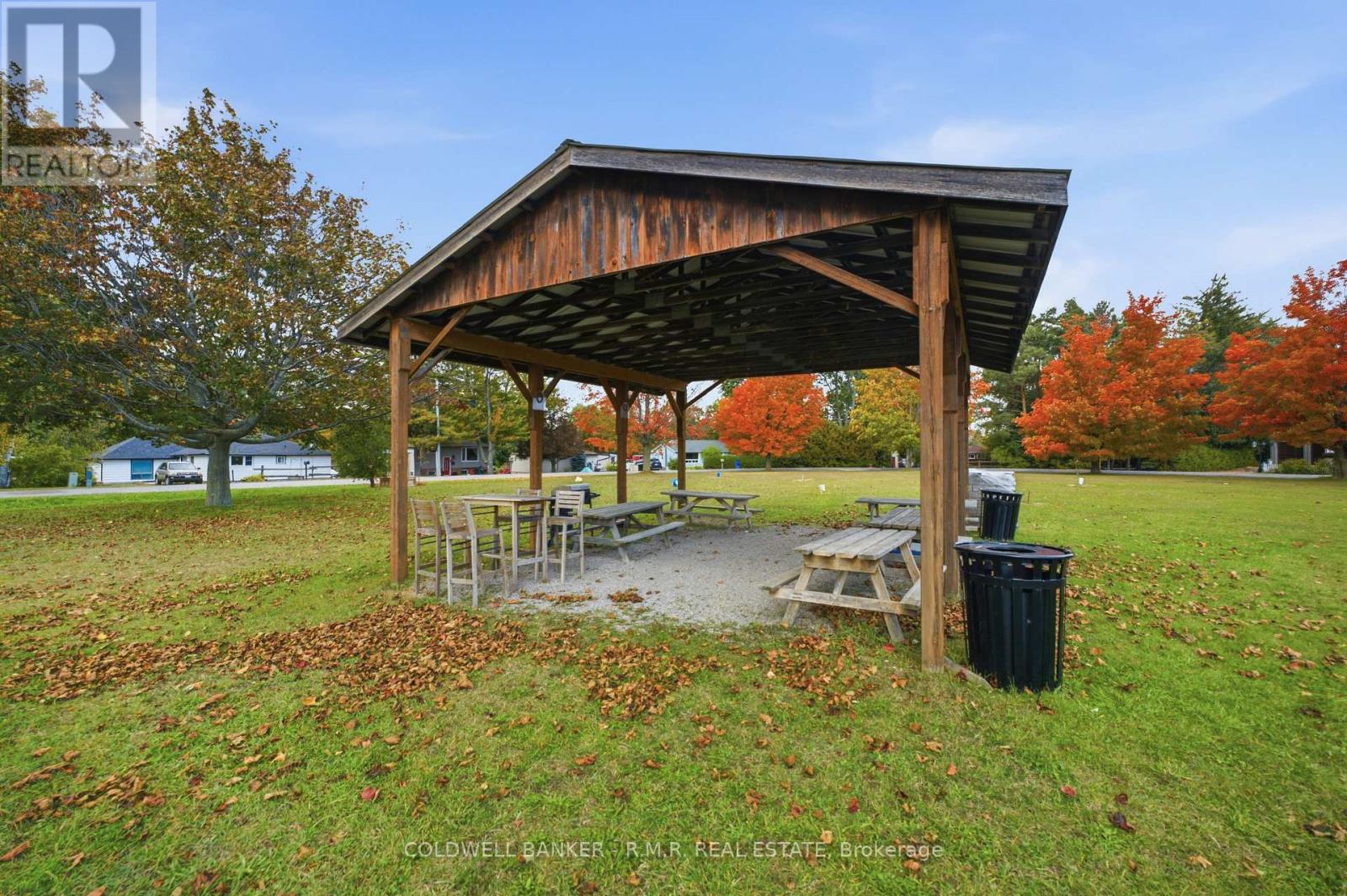 87 EDGEWOOD CRESCENT - 40