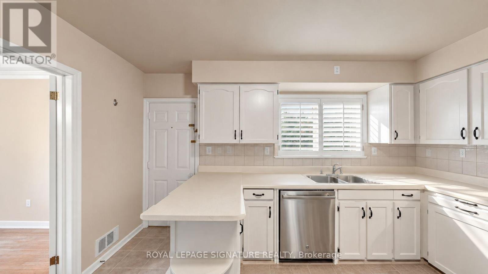 35 FLORENS AVENUE - 29