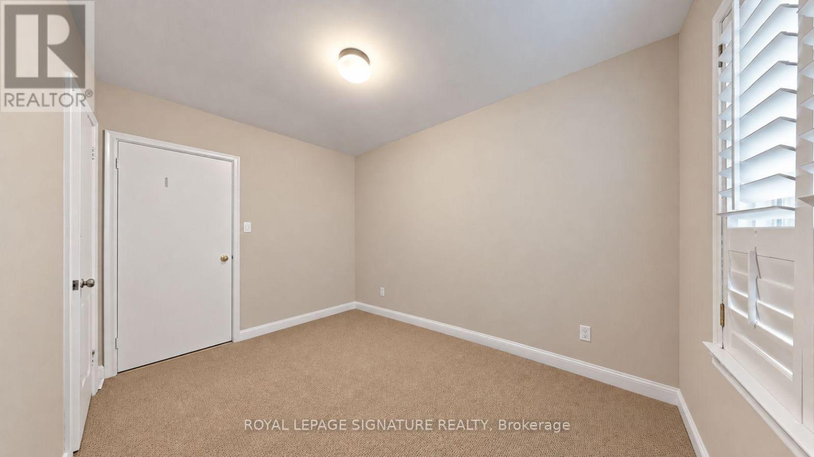 35 Florens Avenue, Toronto, ON photo 3