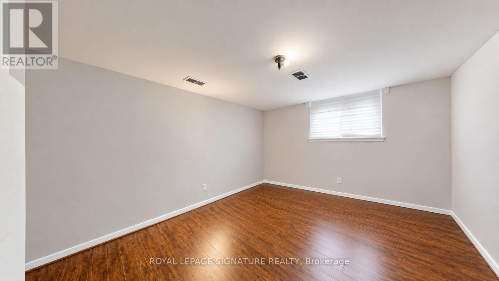 35 FLORENS AVENUE - 32