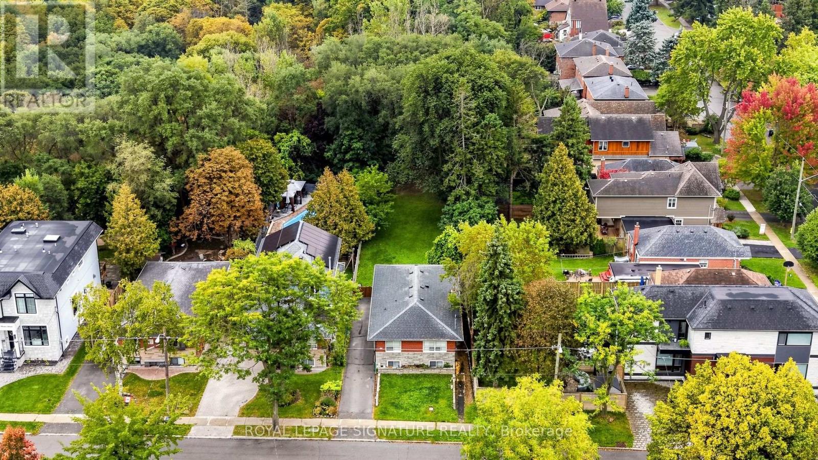 35 FLORENS AVENUE - 43