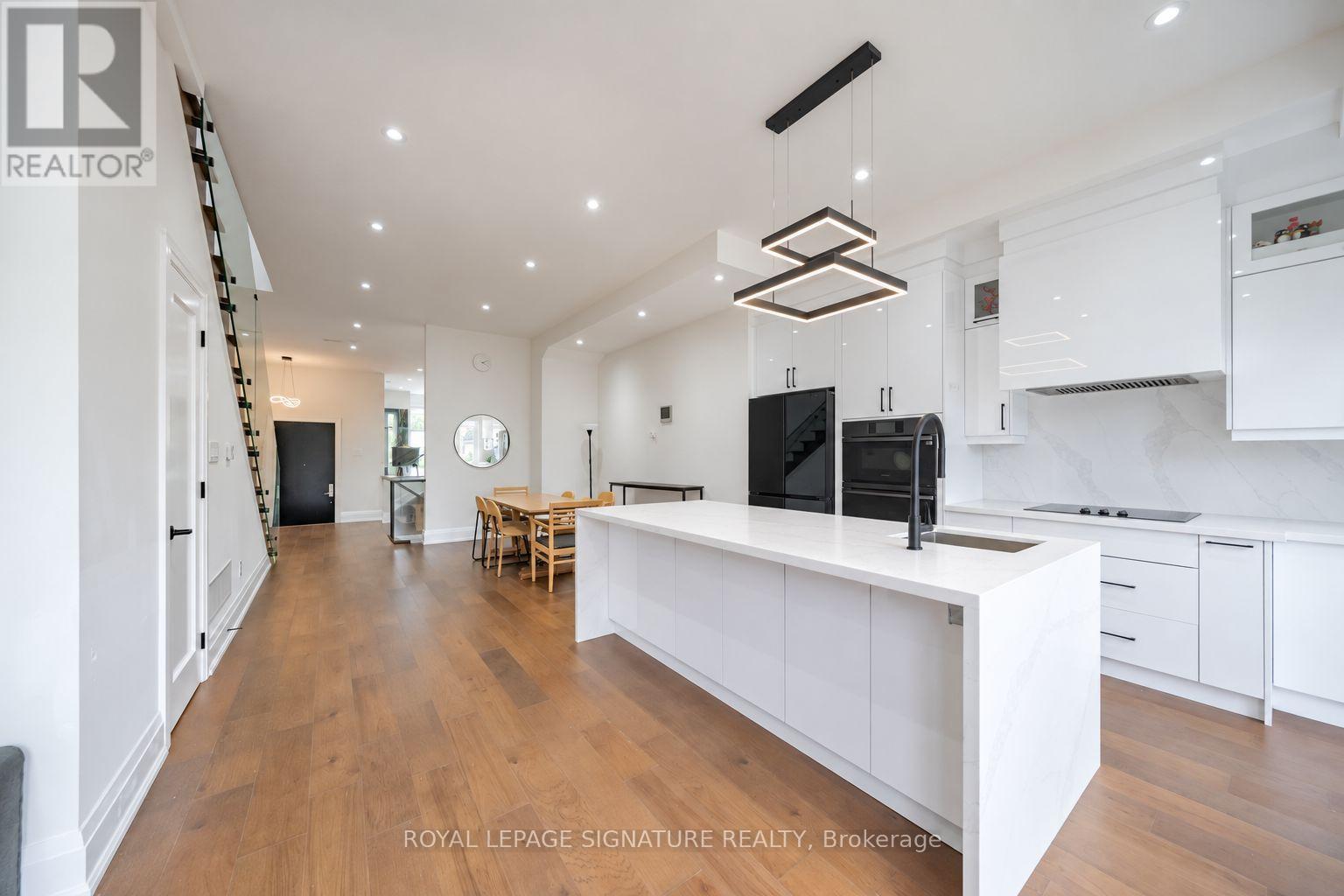 540B Pharmacy Avenue, Toronto, ON photo 11