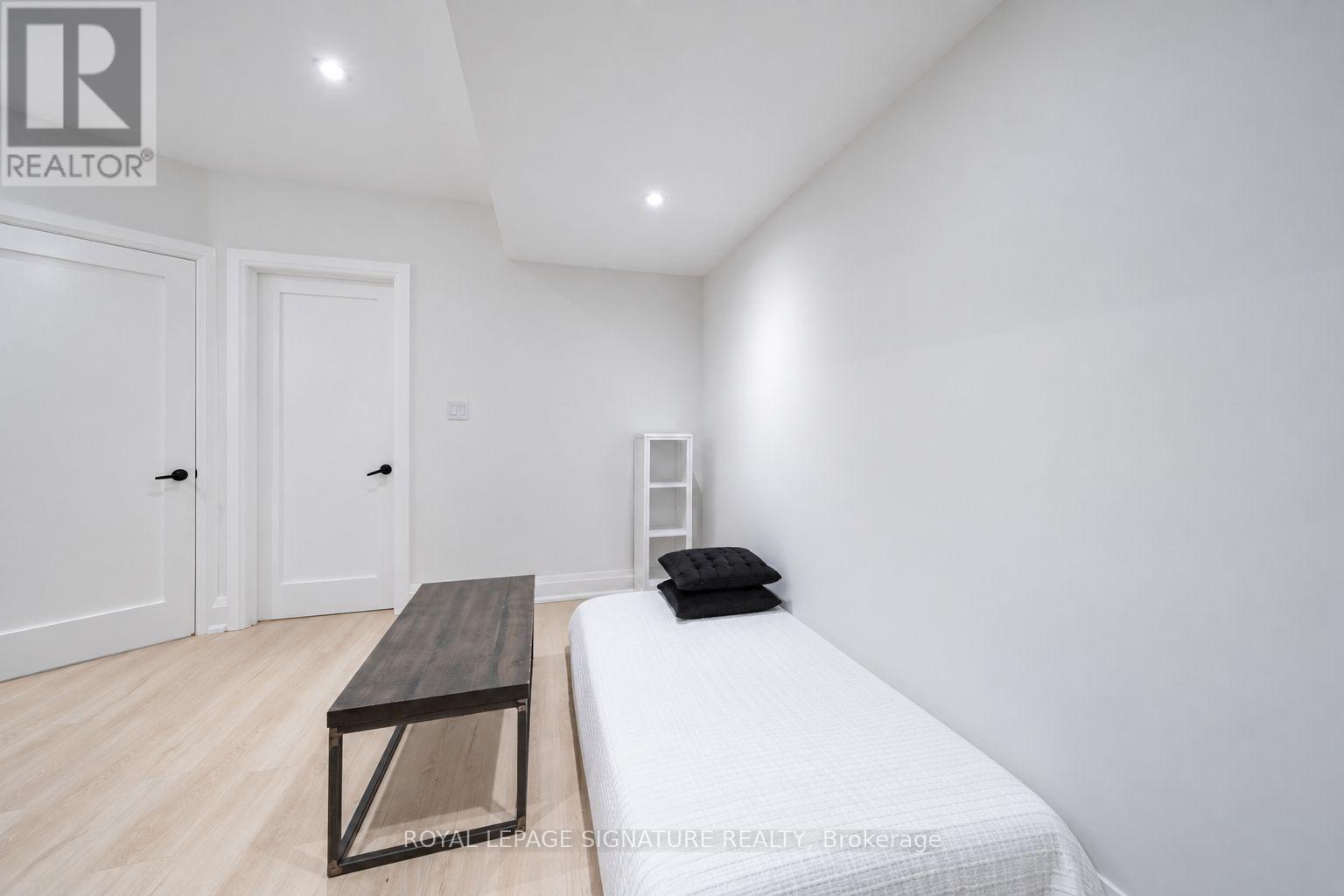 540B Pharmacy Avenue, Toronto, ON photo 35