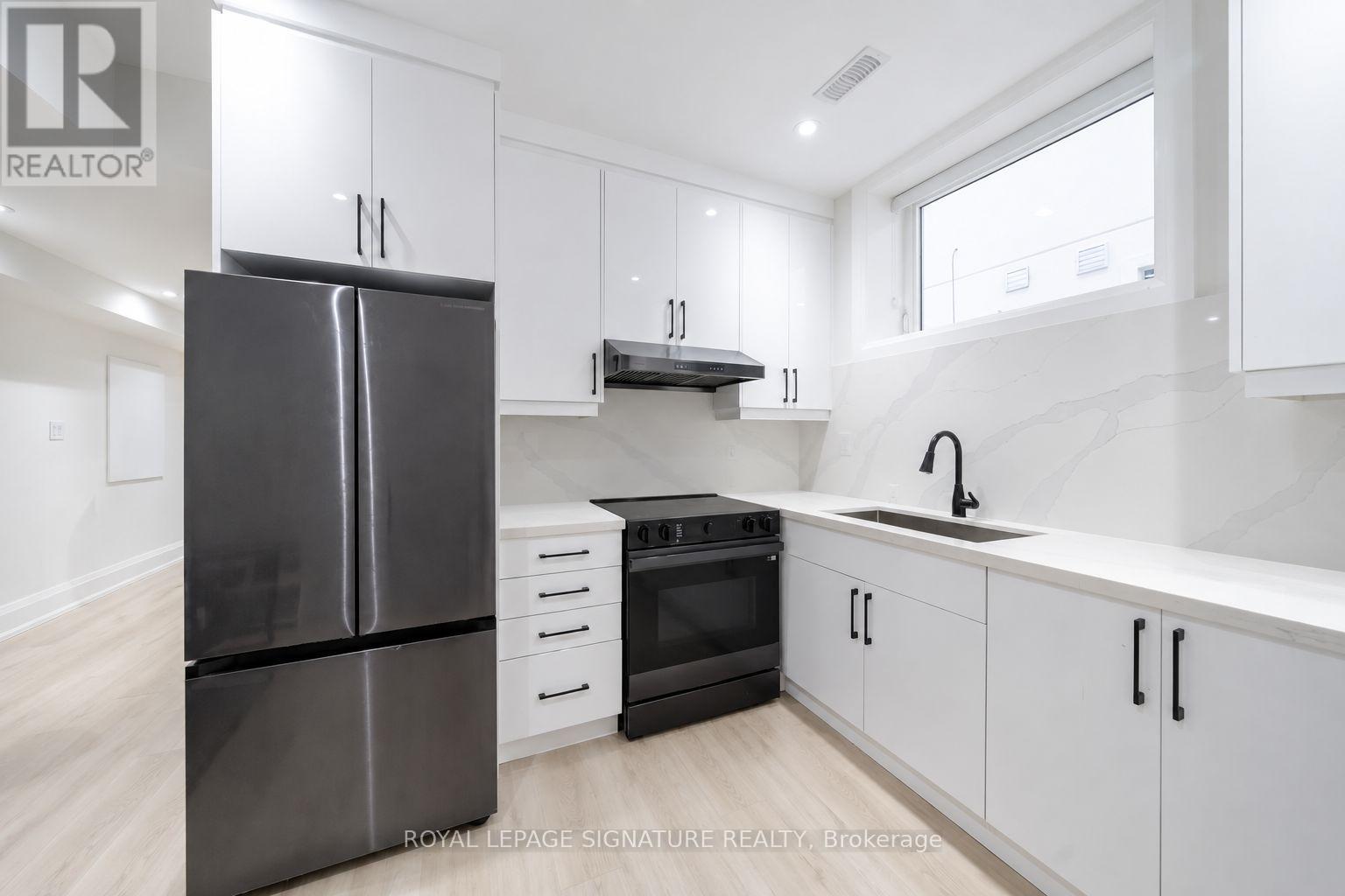 540B Pharmacy Avenue, Toronto, ON photo 37