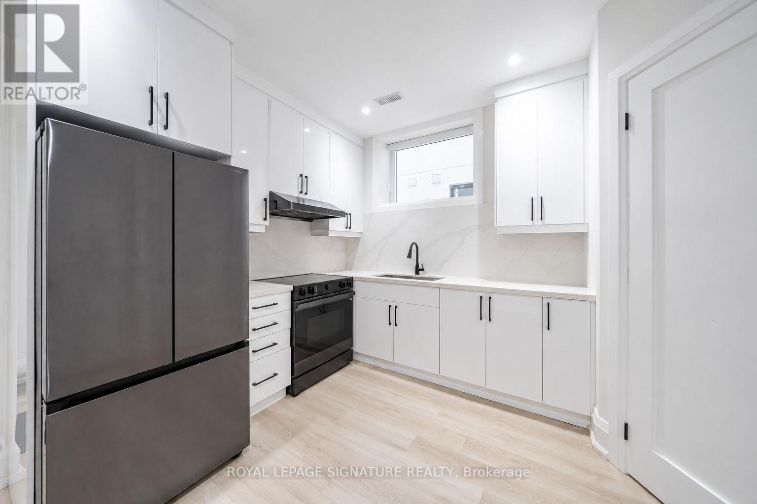540B Pharmacy Avenue, Toronto, ON photo 38