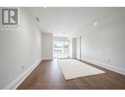Living room - 540b Pharmacy Avenue, Toronto, ON M1L3G6 Photo 6