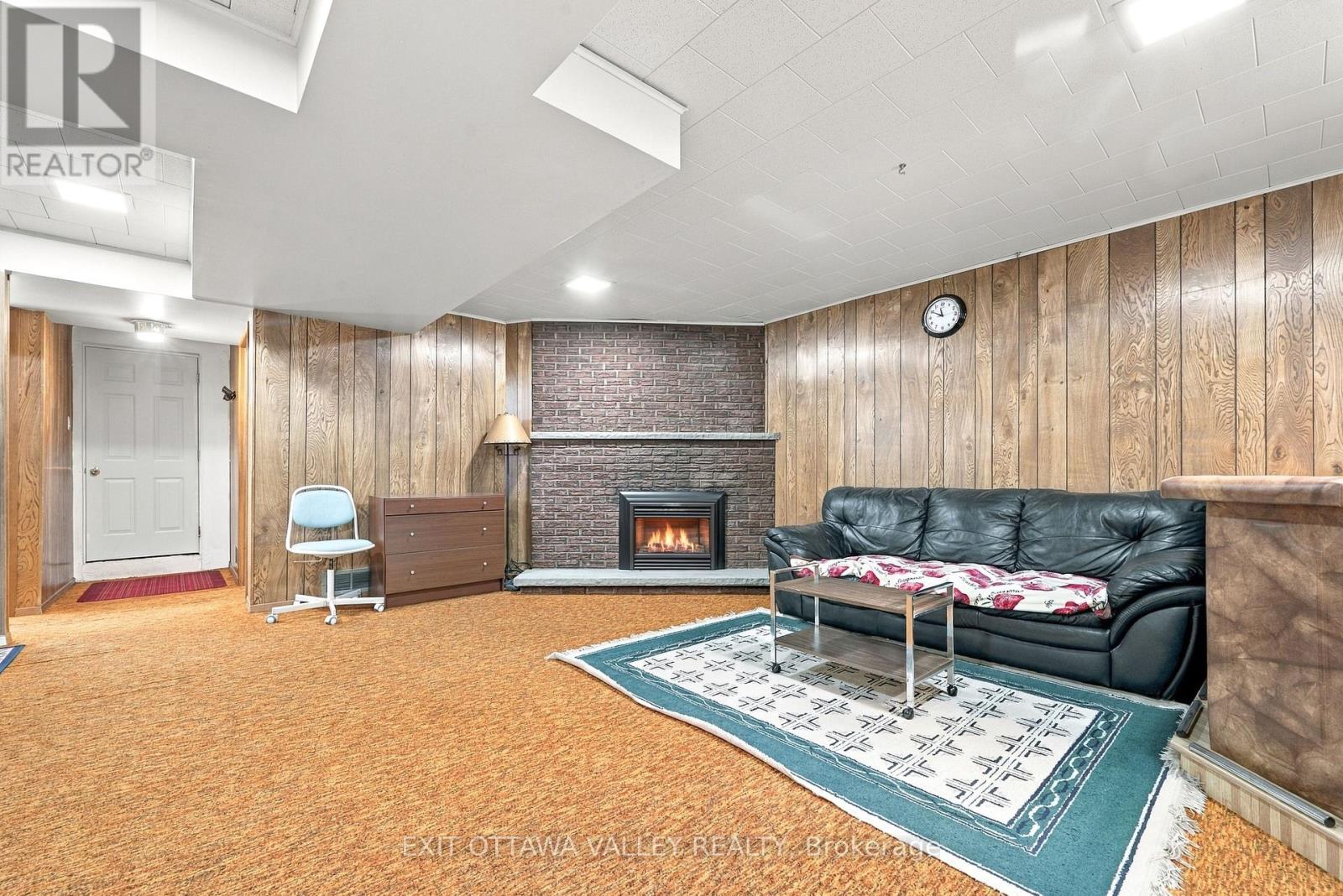 6 SUMAC COURT - Image 32