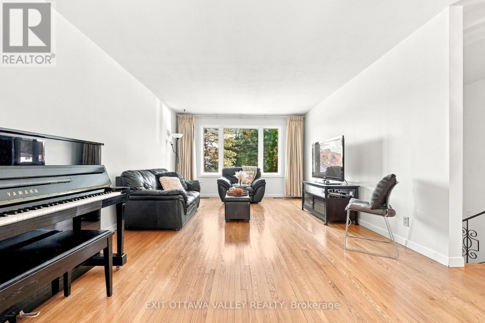 6 SUMAC COURT - Image 8