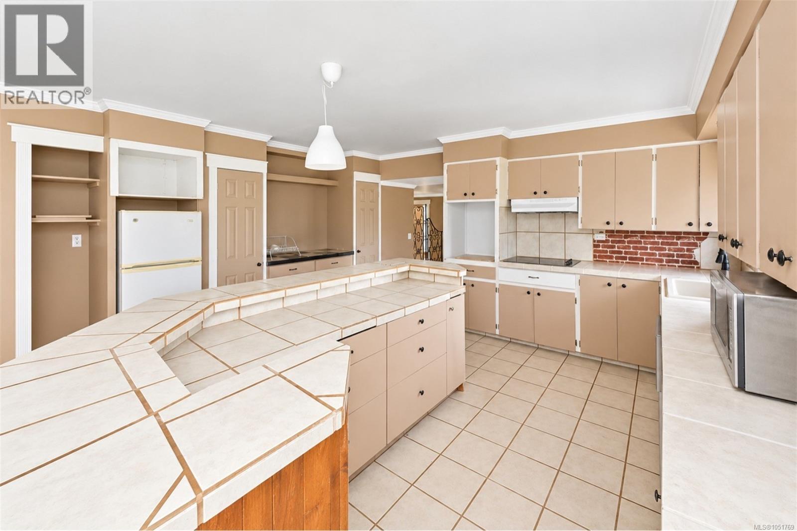 4970 Wilson Rd - 49