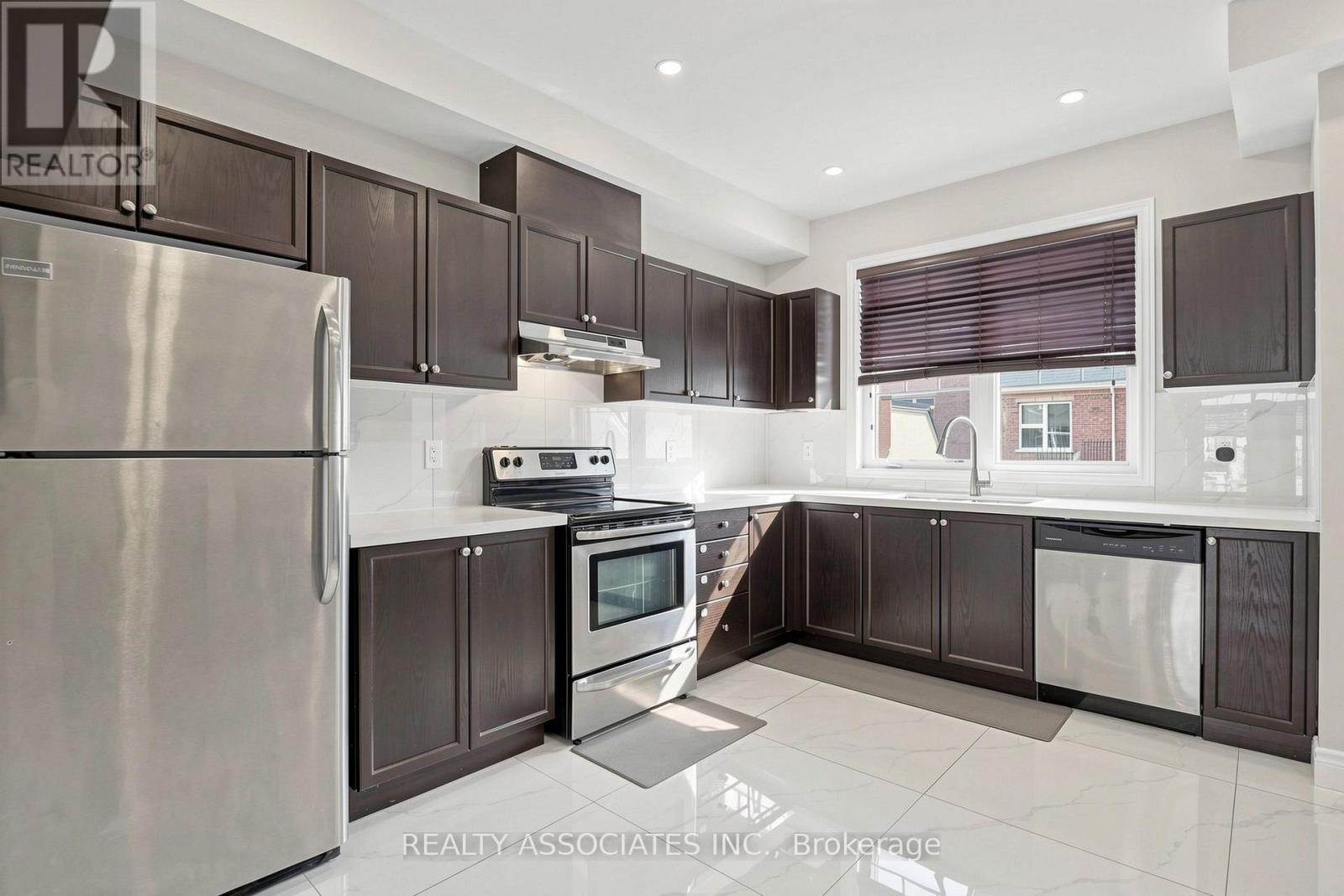 297 DELRAY DRIVE - 10