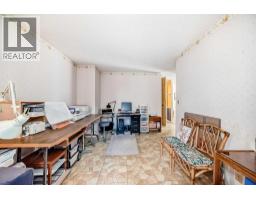 4pc Bathroom - 8 Varsdale Place Nw, Calgary, AB T3A0G7 Photo 14