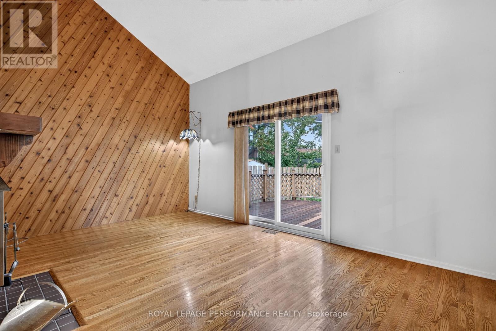 6198 VOYAGEUR DRIVE - 16