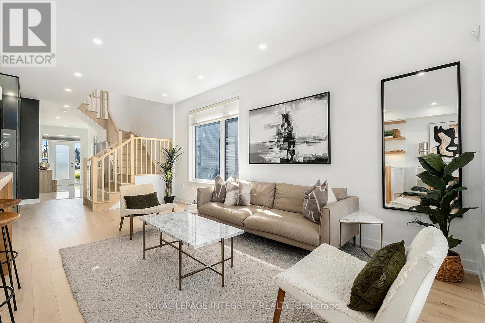 860 SOLARIUM AVENUE - 10