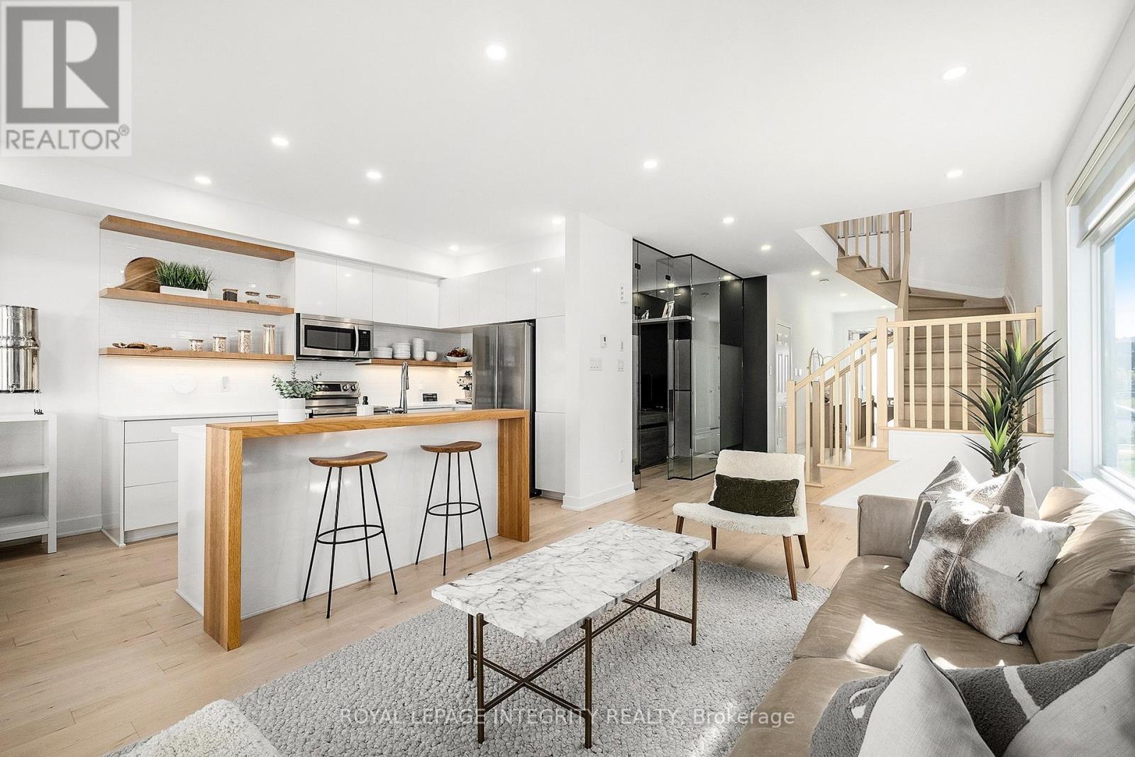 860 SOLARIUM AVENUE - Image 11