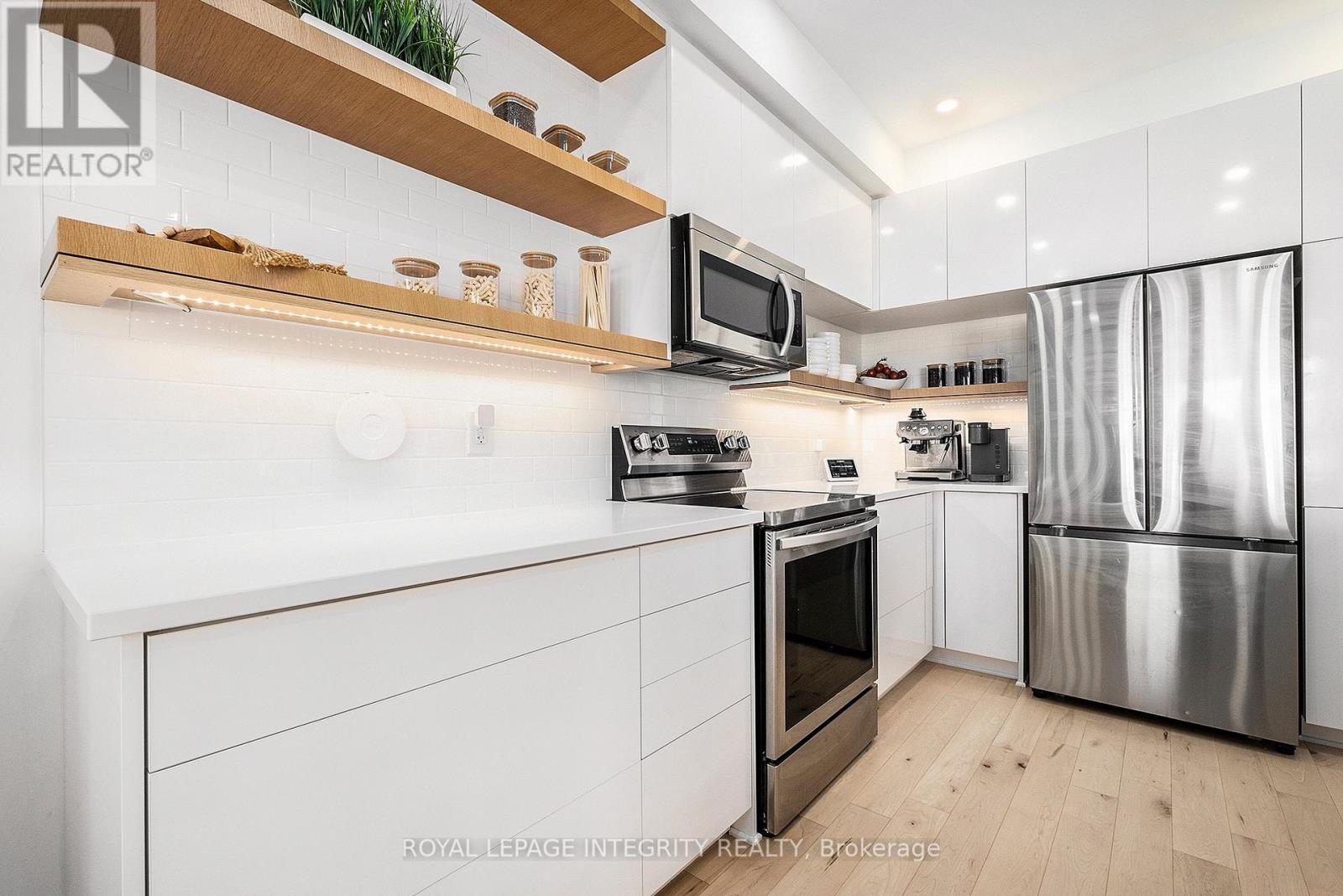 860 SOLARIUM AVENUE - Image 17