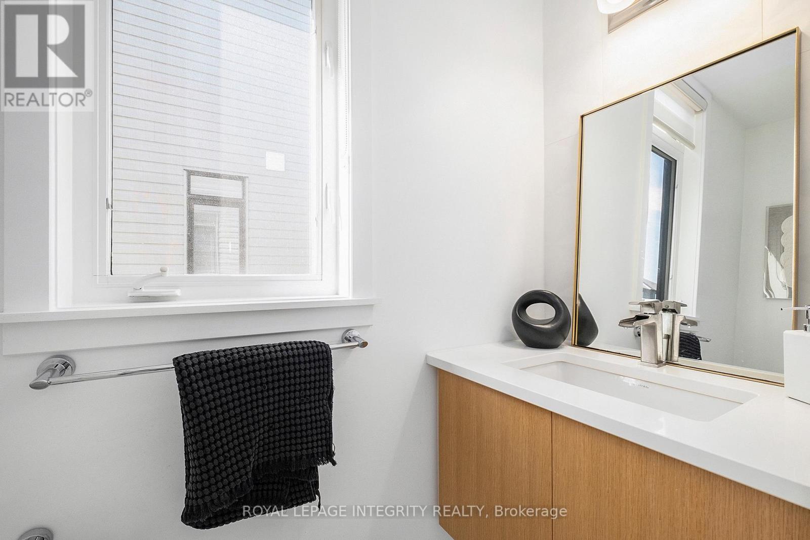 860 SOLARIUM AVENUE - 19