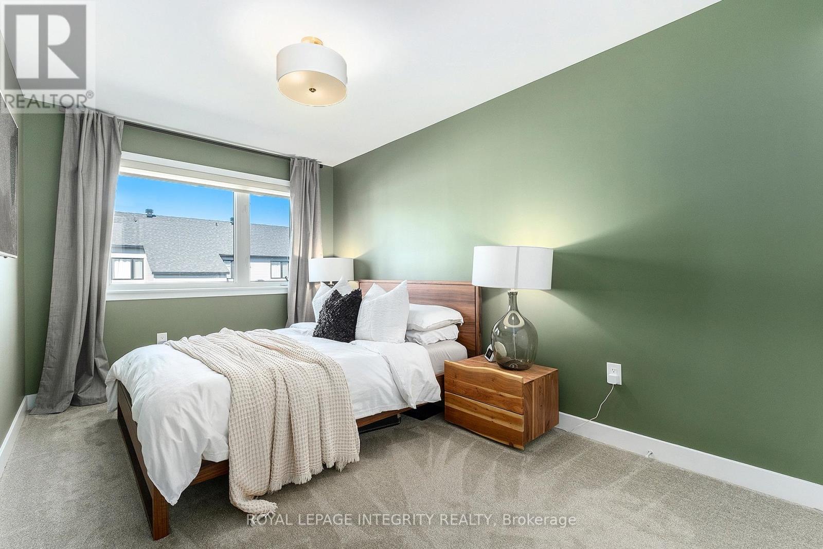 860 SOLARIUM AVENUE - 27