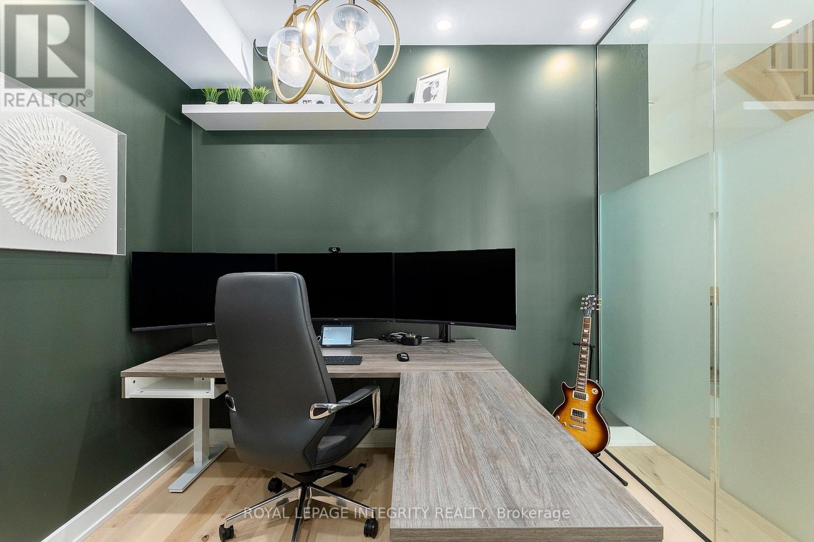 860 SOLARIUM AVENUE - Image 30
