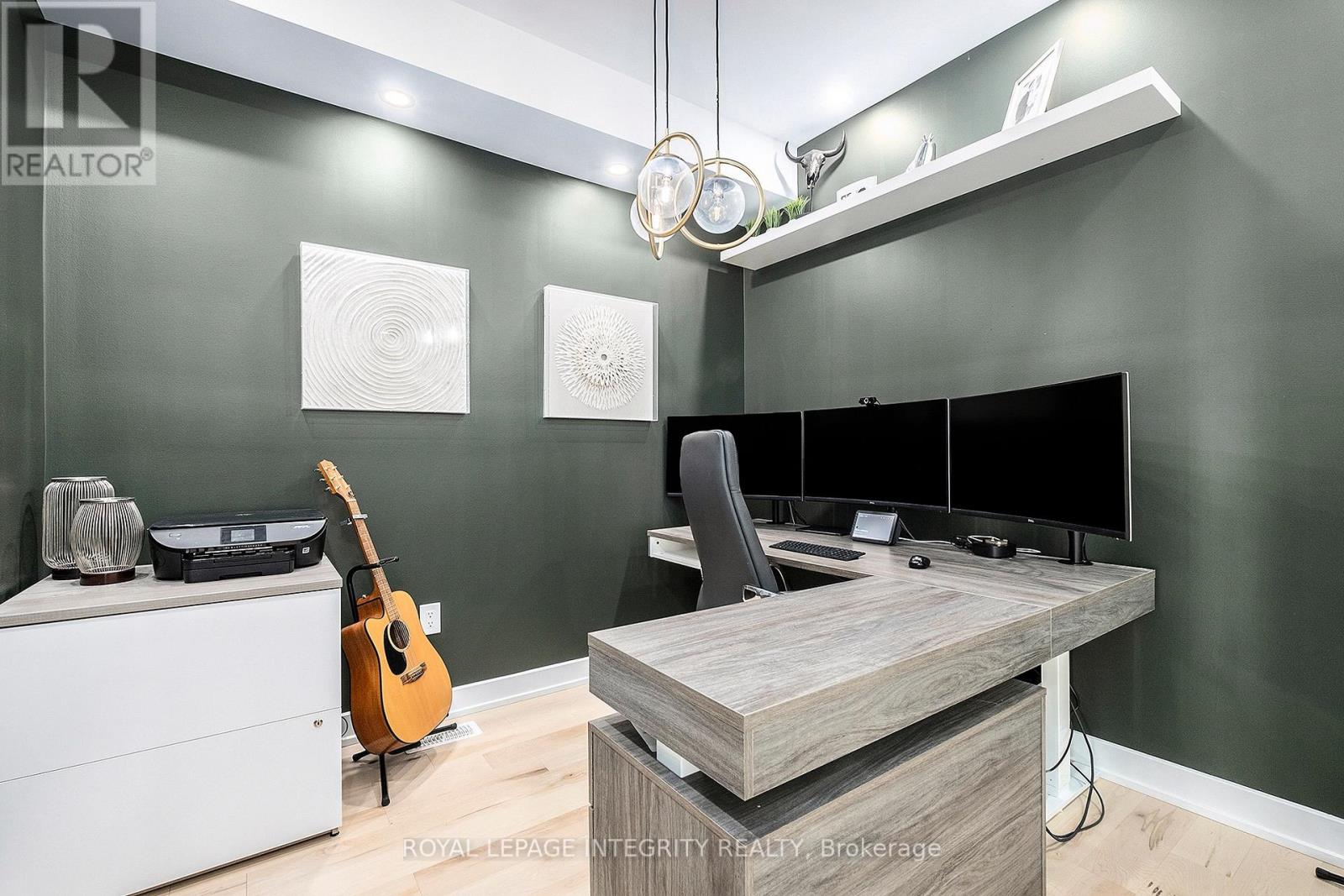 860 SOLARIUM AVENUE - 31