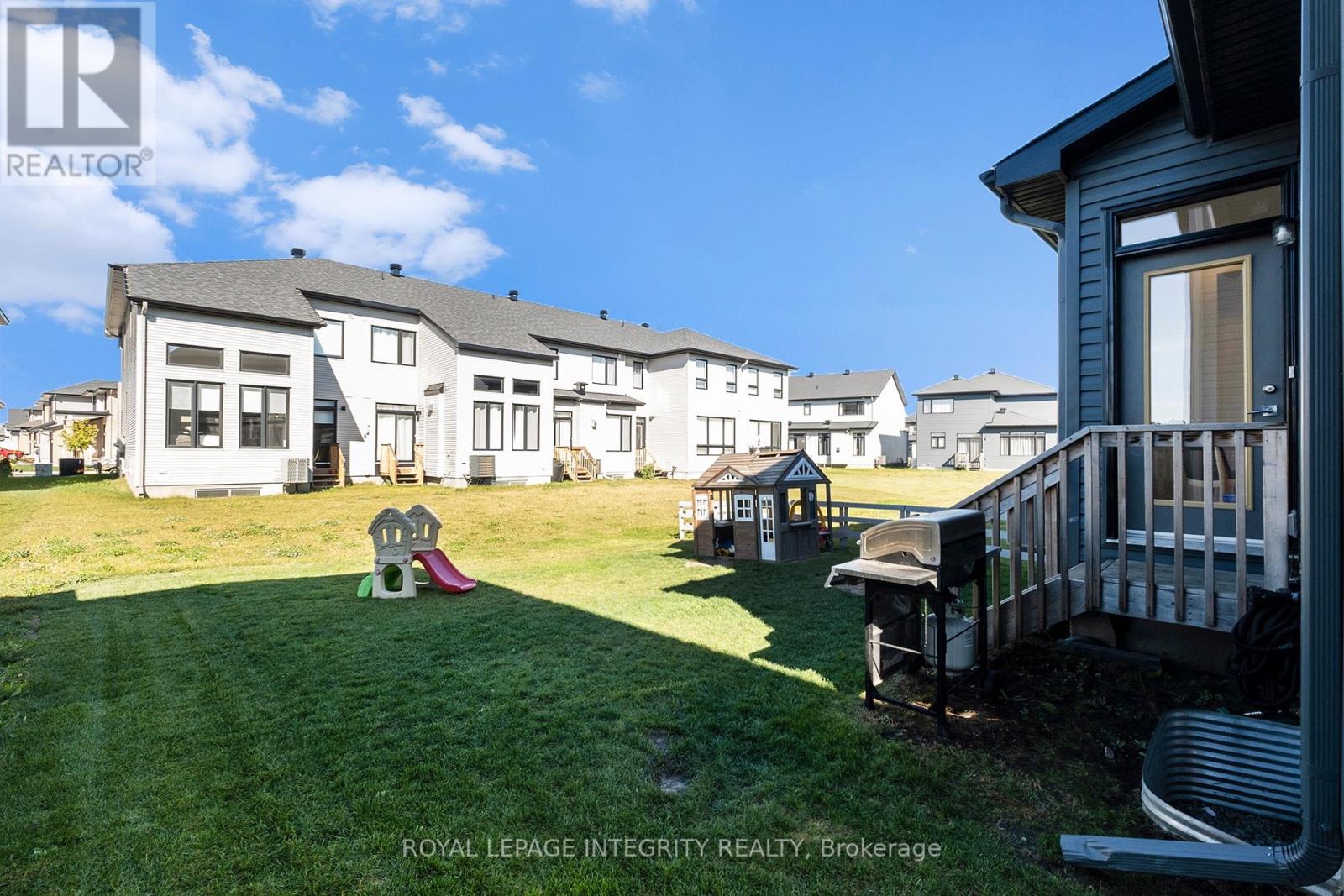 860 SOLARIUM AVENUE - 35