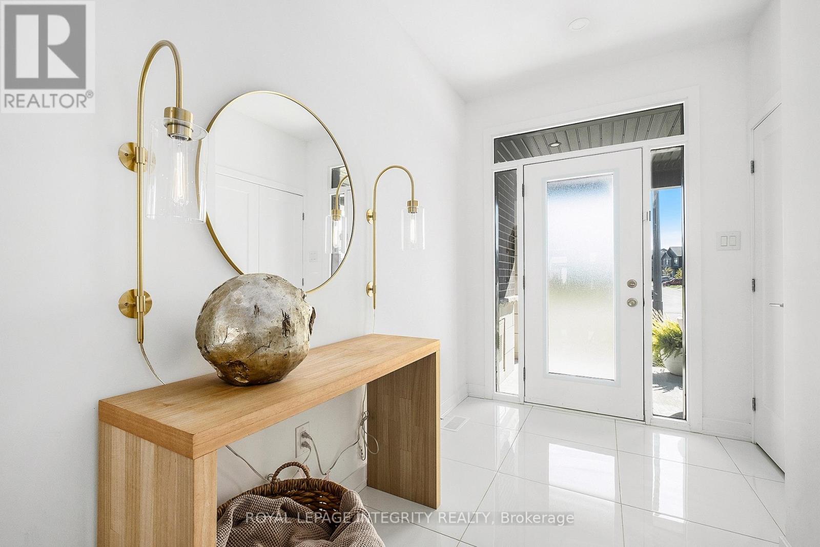 860 SOLARIUM AVENUE - 5