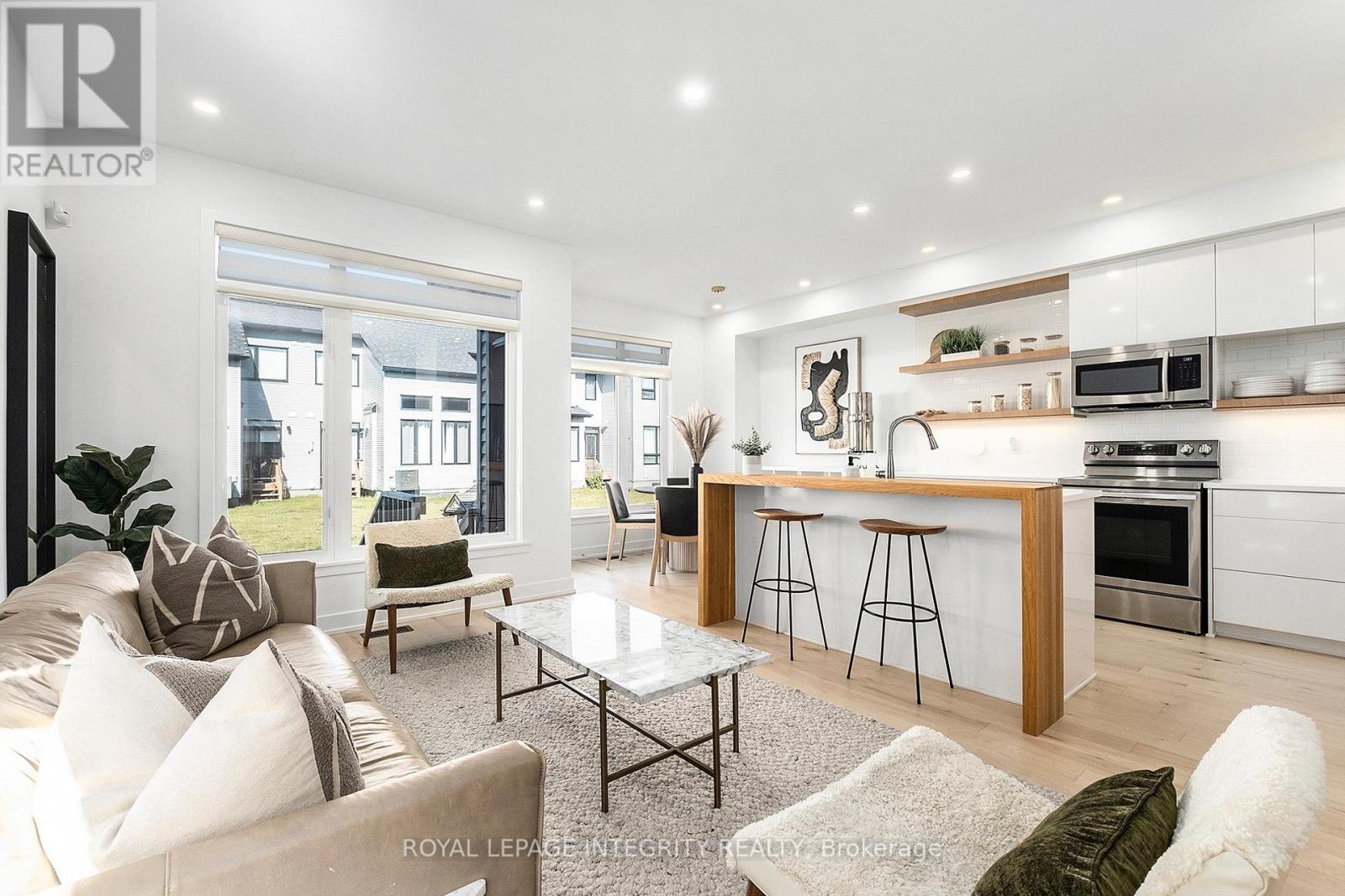 860 SOLARIUM AVENUE - Image 8