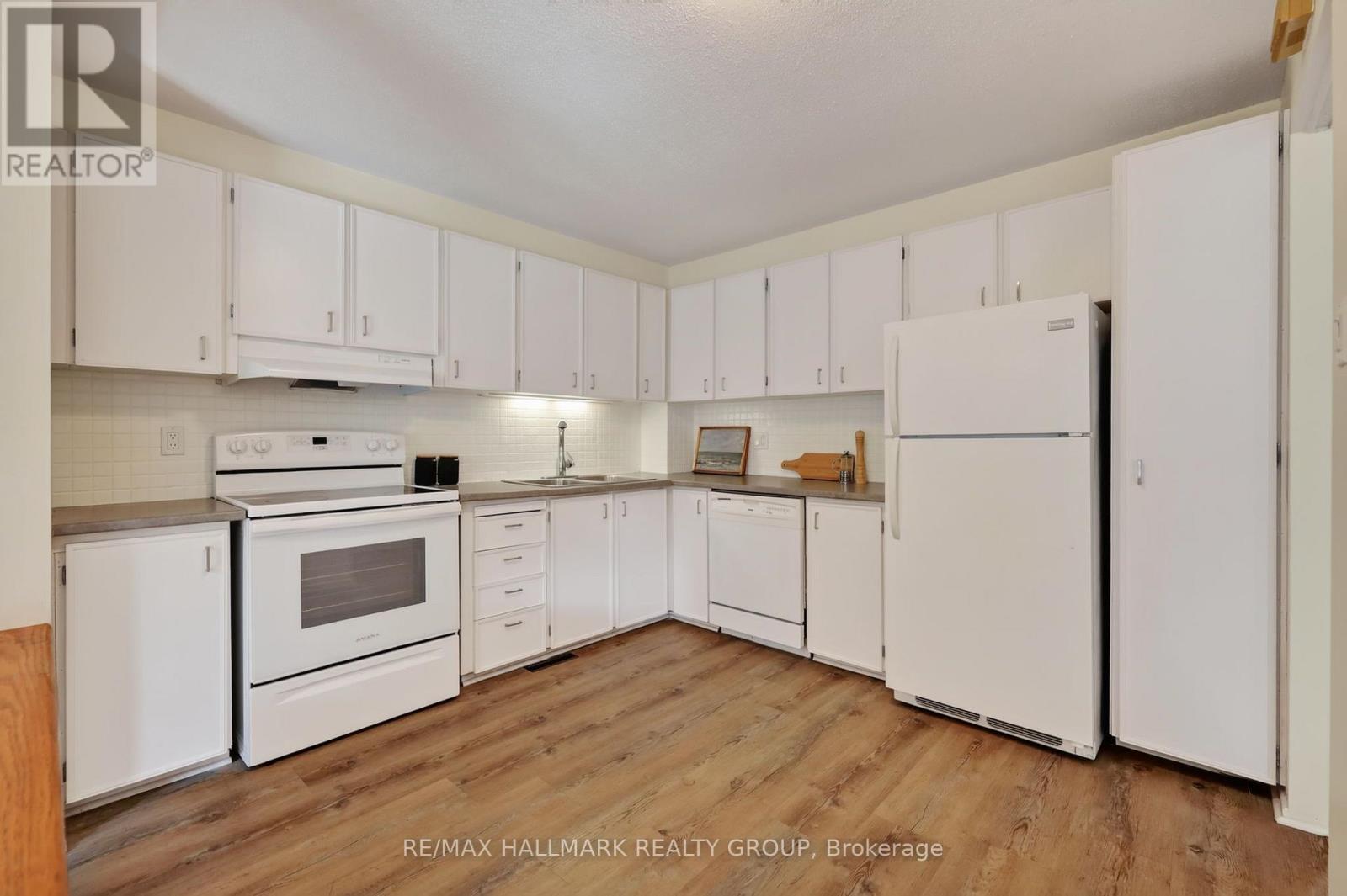 1086 BARWELL AVENUE - Image 16