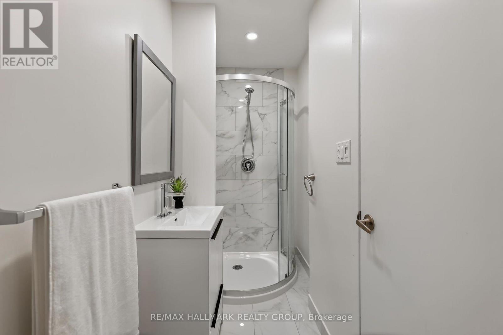 1086 BARWELL AVENUE - 24