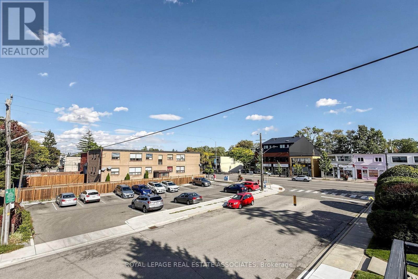 298 Lakeshore Road East, Mississauga, ON photo 49
