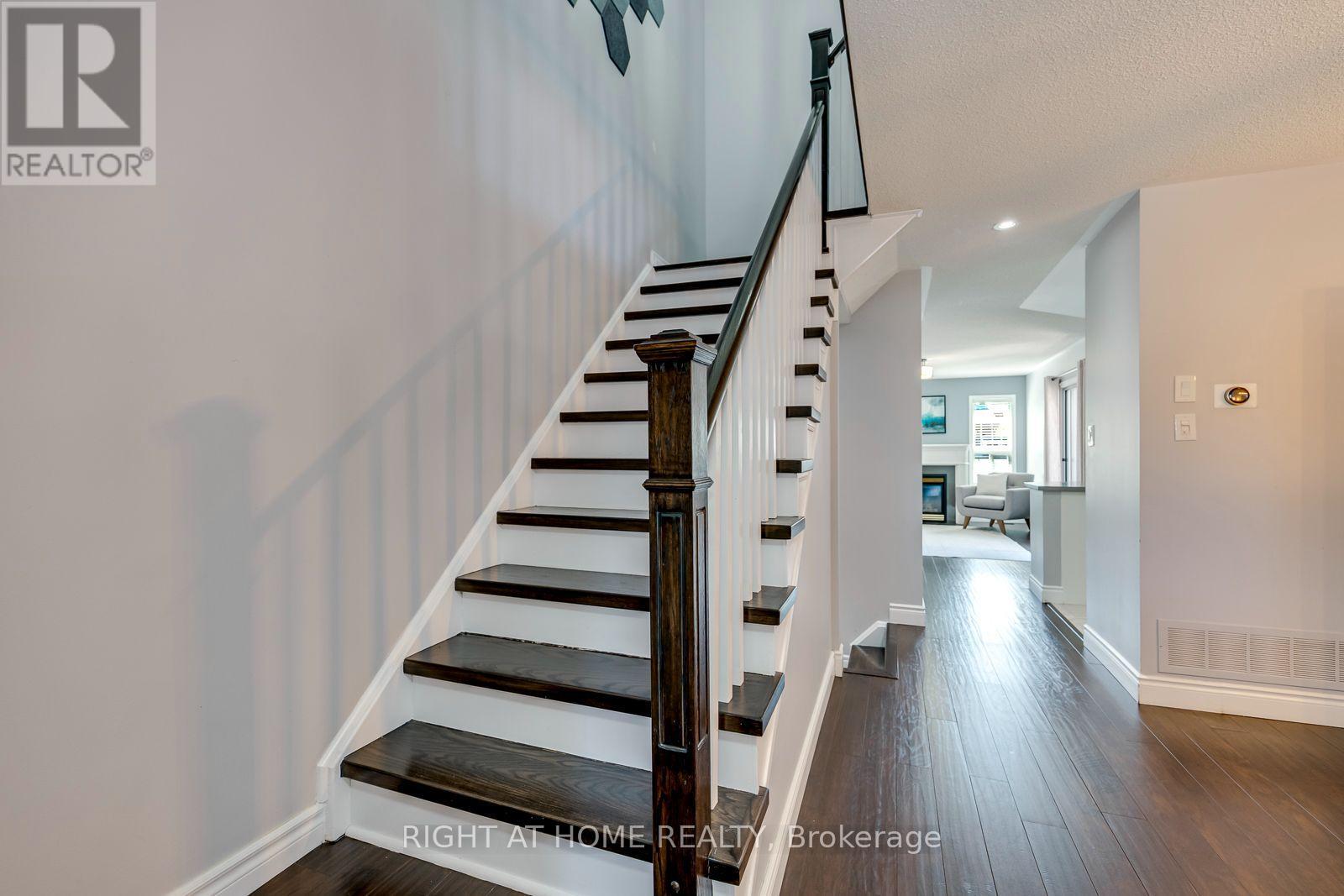 2416 Lazio Lane, Oakville, ON photo 14