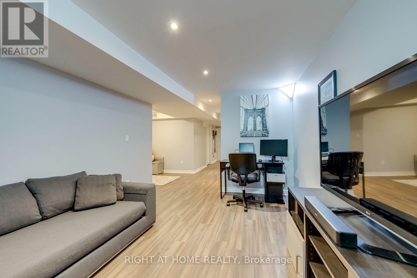 2416 Lazio Lane, Oakville, ON photo 35