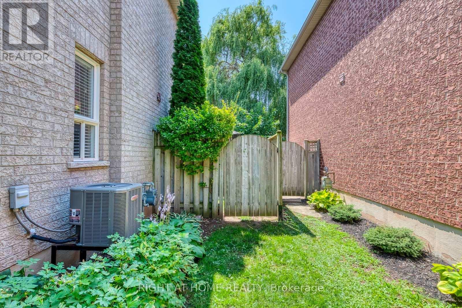 2416 Lazio Lane, Oakville, ON photo 37