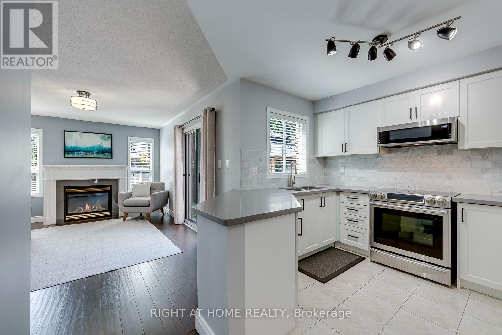 2416 Lazio Lane, Oakville, ON photo 9