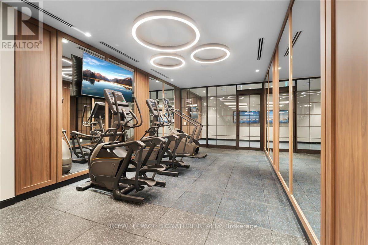 2450 Bloor Street West — photo 34