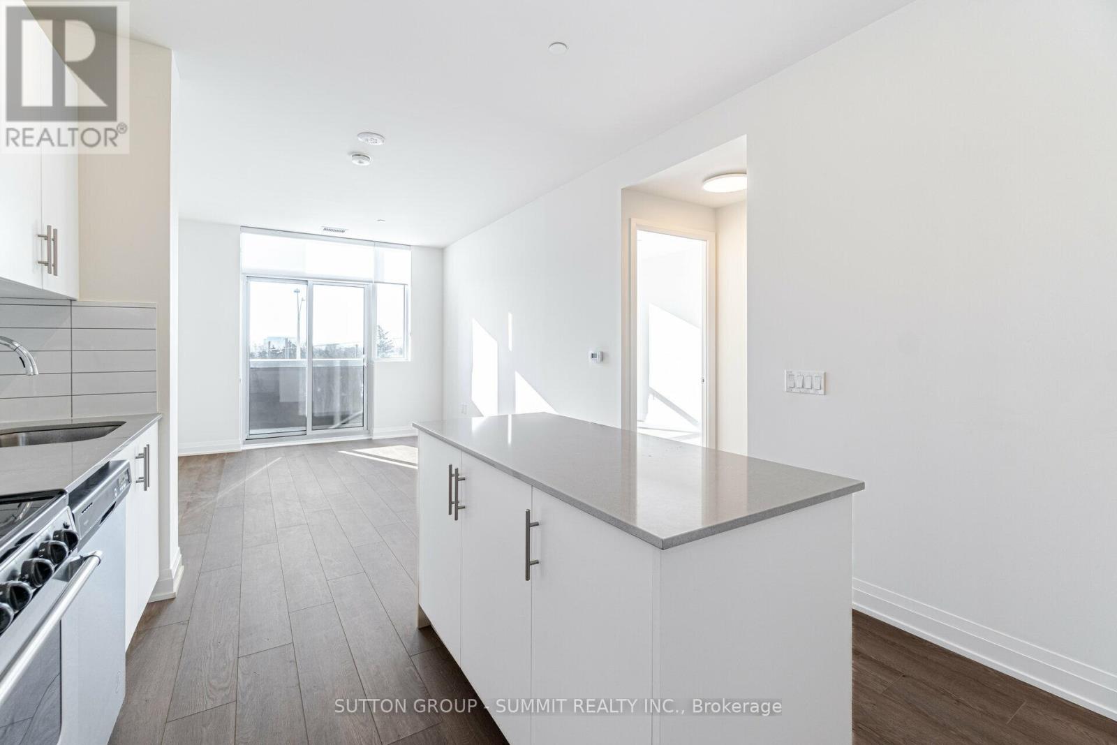 509 Dundas Street West — photo 12