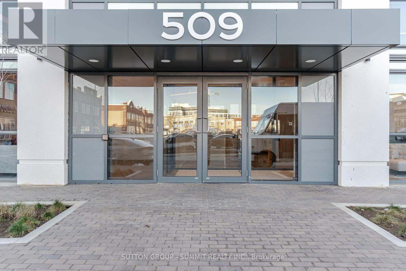 509 Dundas Street West — photo 2