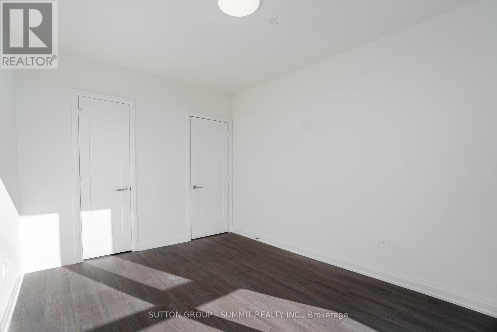 509 Dundas Street West — photo 22