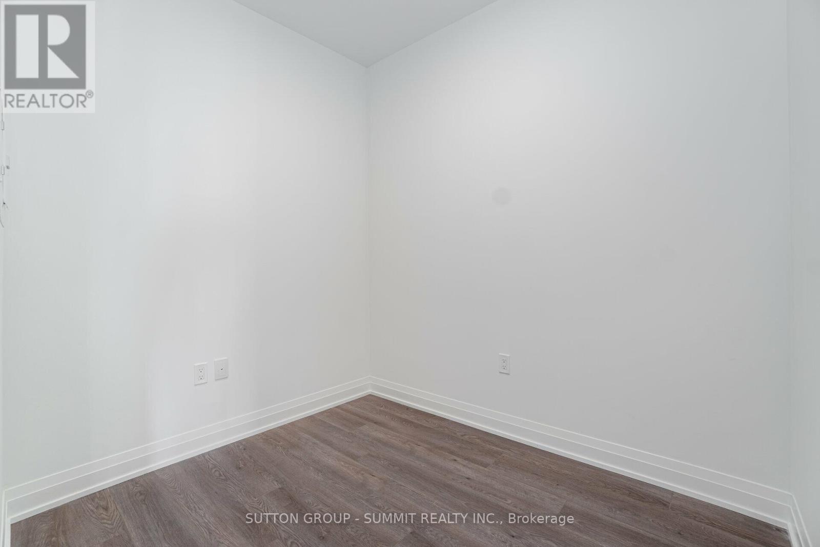 509 Dundas Street West — photo 23