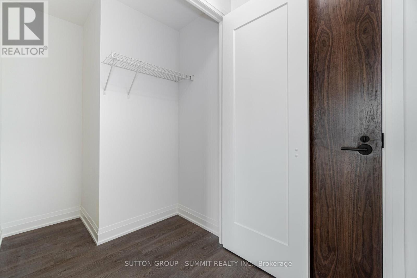 509 Dundas Street West — photo 26