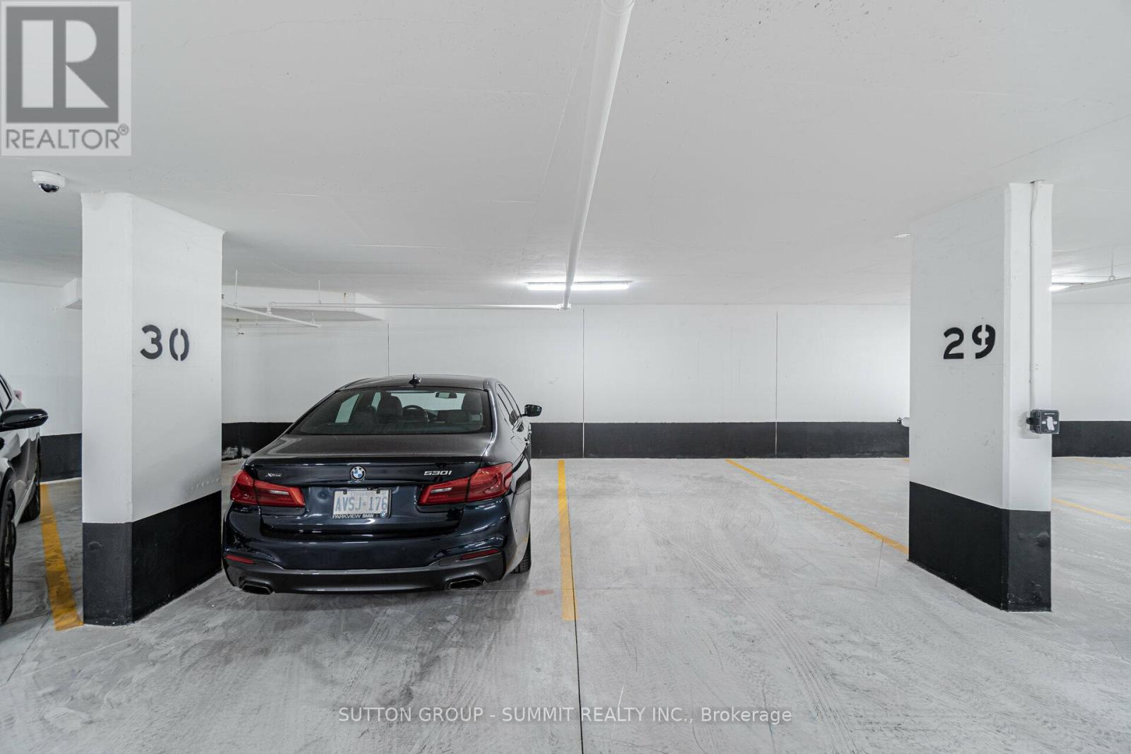 509 Dundas Street West — photo 32