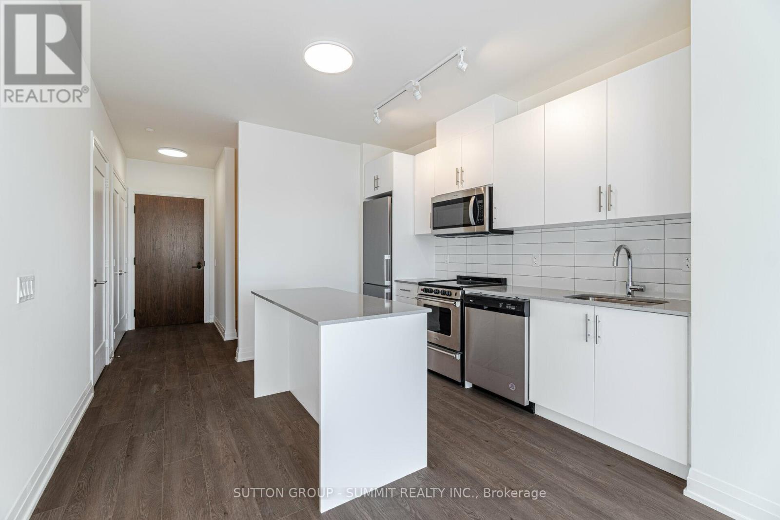 509 Dundas Street West — photo 8